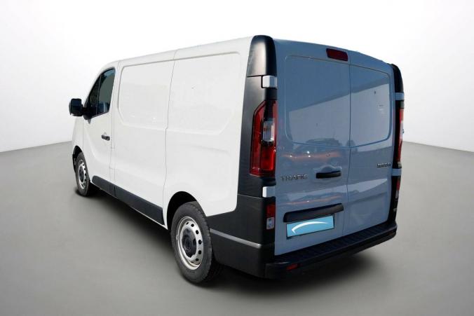 Vente en ligne Renault Trafic 3 Fourgon TRAFIC FGN L1H1 3000 KG BLUE DCI 130 au prix de 27 490 €