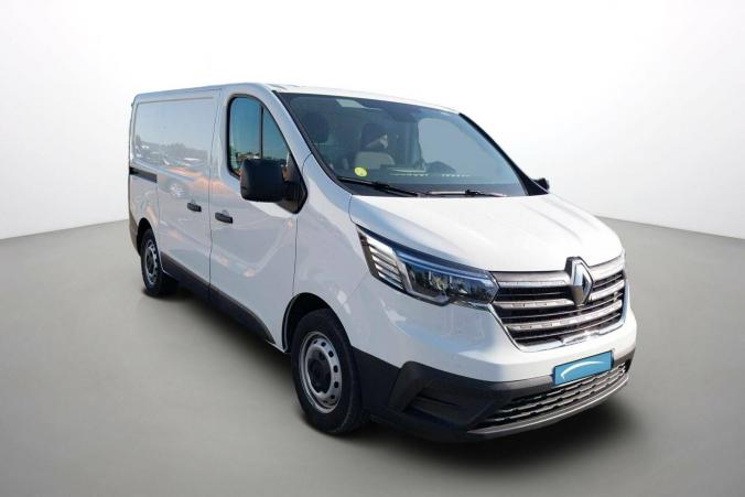 Vente en ligne Renault Trafic 3 Fourgon TRAFIC FGN L1H1 3000 KG BLUE DCI 130 au prix de 27 490 €