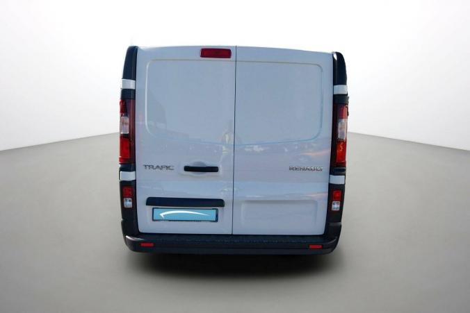 Vente en ligne Renault Trafic 3 Fourgon TRAFIC FGN L1H1 3000 KG BLUE DCI 130 au prix de 27 490 €