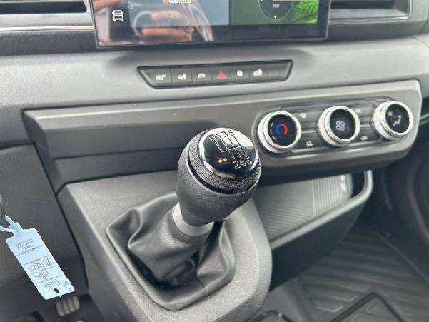 Vente en ligne Renault Master MASTER FGN TRAC 3T3 L2H2 BLUE DCI 130 au prix de 32 990 €