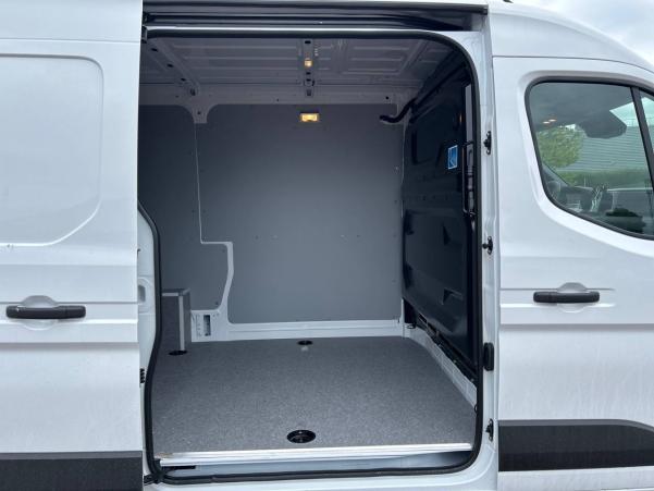 Vente en ligne Renault Master MASTER FGN TRAC 3T3 L2H2 BLUE DCI 130 au prix de 32 990 €