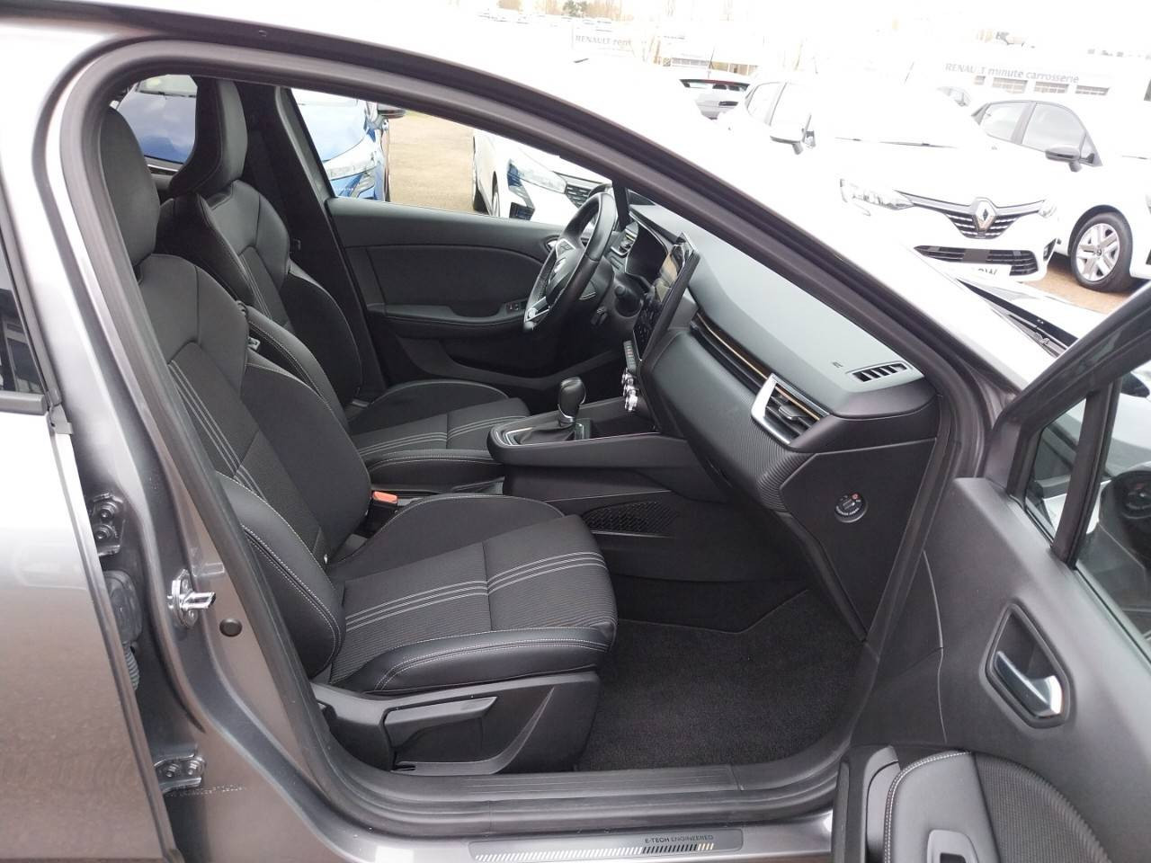 Vente en ligne Renault Clio 5 Clio E-Tech full hybrid 145 au prix de 19 990 €