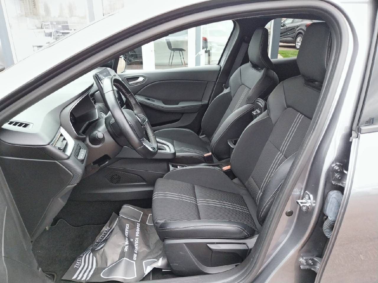 Vente en ligne Renault Clio 5 Clio E-Tech full hybrid 145 au prix de 19 990 €