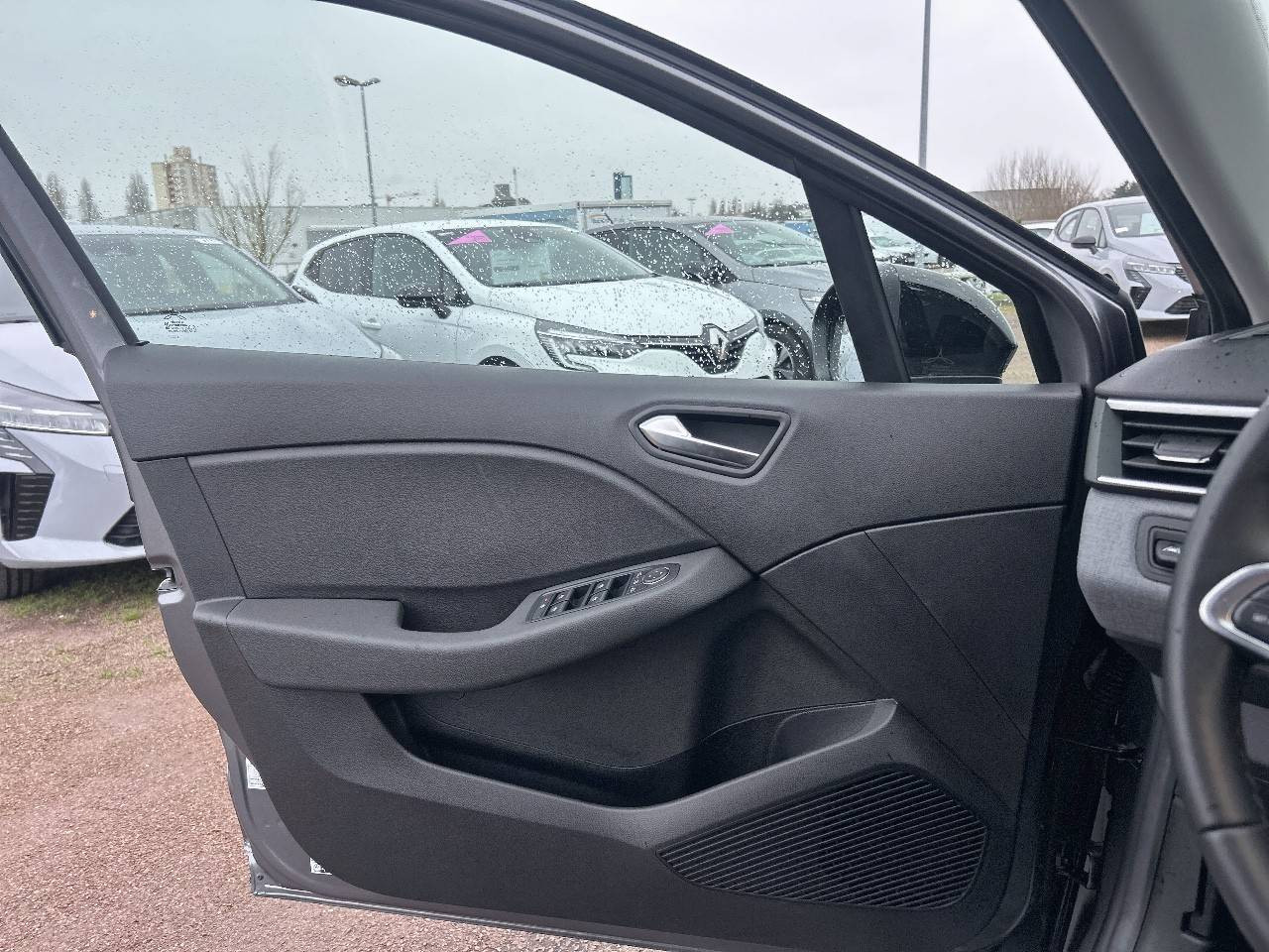 Vente en ligne Renault Clio 5 Clio TCe 90 au prix de 16 590 €