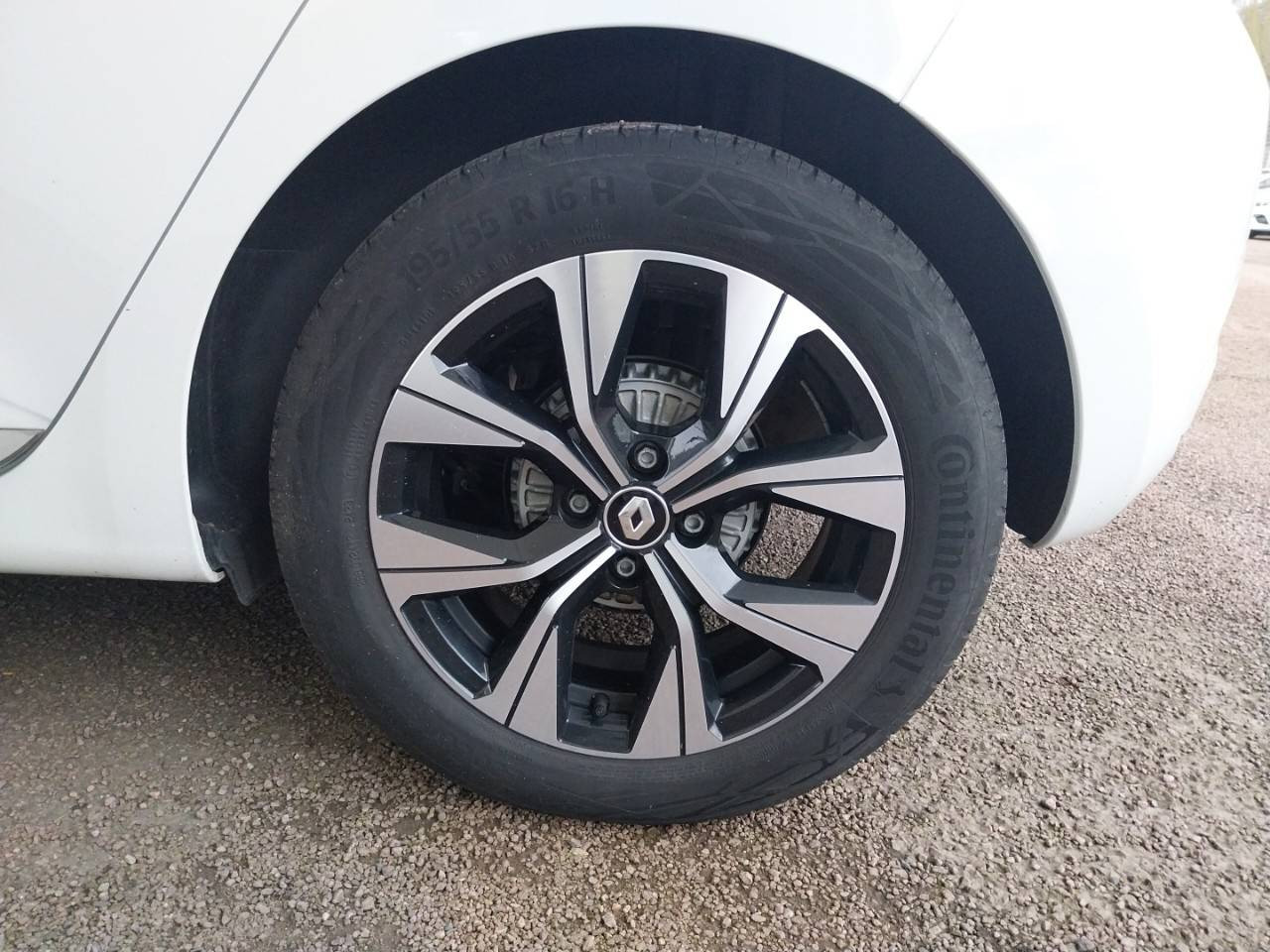 Vente en ligne Renault Clio 5 CLIO  TCE 90 au prix de 14 390 €