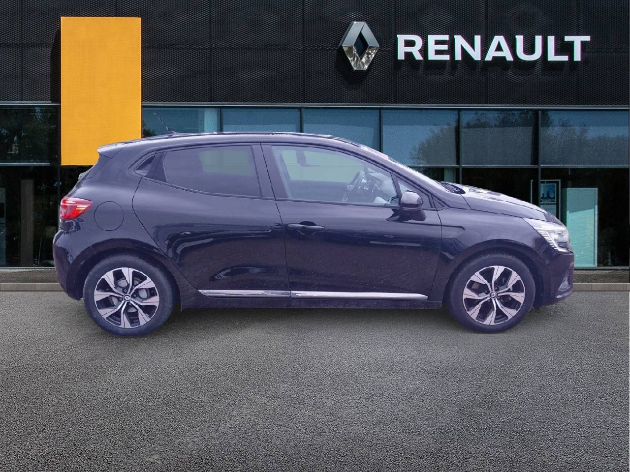 Vente en ligne Renault Clio 5 Clio E-Tech full hybrid 145 au prix de 17 990 €