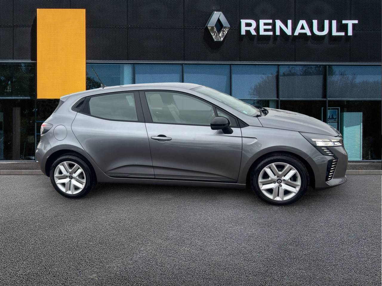 Vente en ligne Renault Clio 5 Clio TCe 90 au prix de 16 590 €