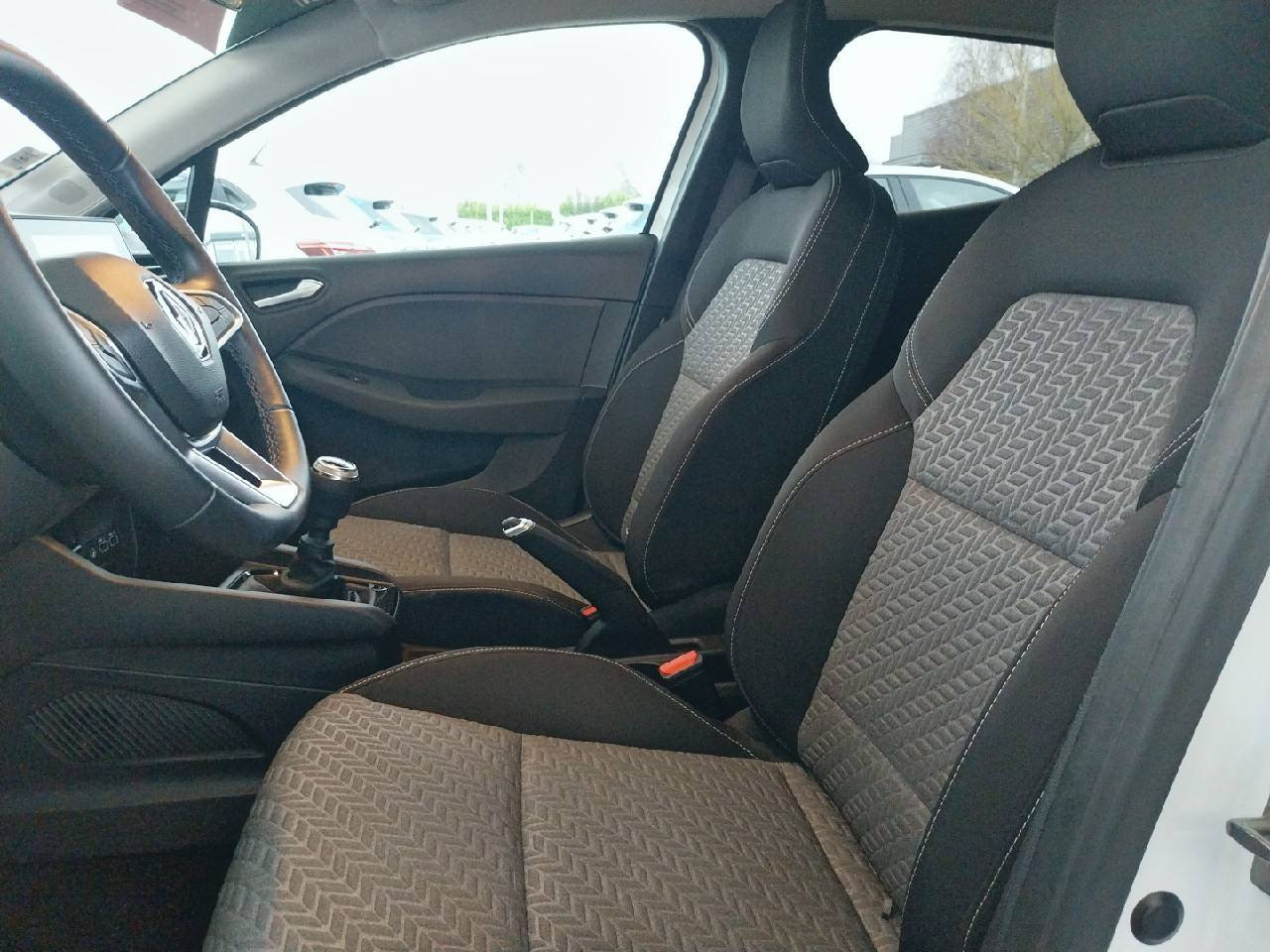 Vente en ligne Renault Clio 5 CLIO  TCE 90 au prix de 14 390 €