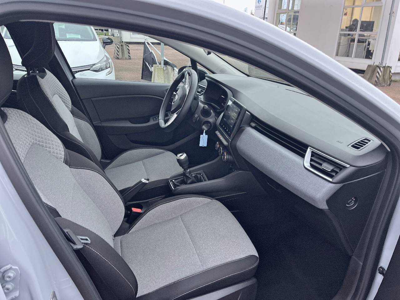 Vente en ligne Renault Clio 5 Clio TCe 90 au prix de 15 990 €