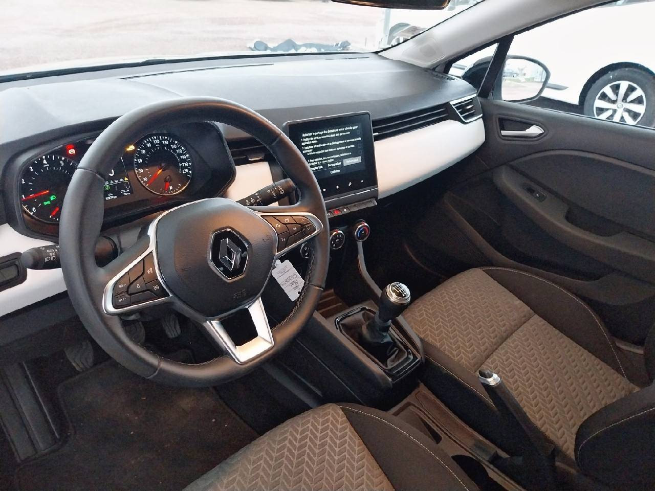 Vente en ligne Renault Clio 5 CLIO  TCE 90 au prix de 14 390 €