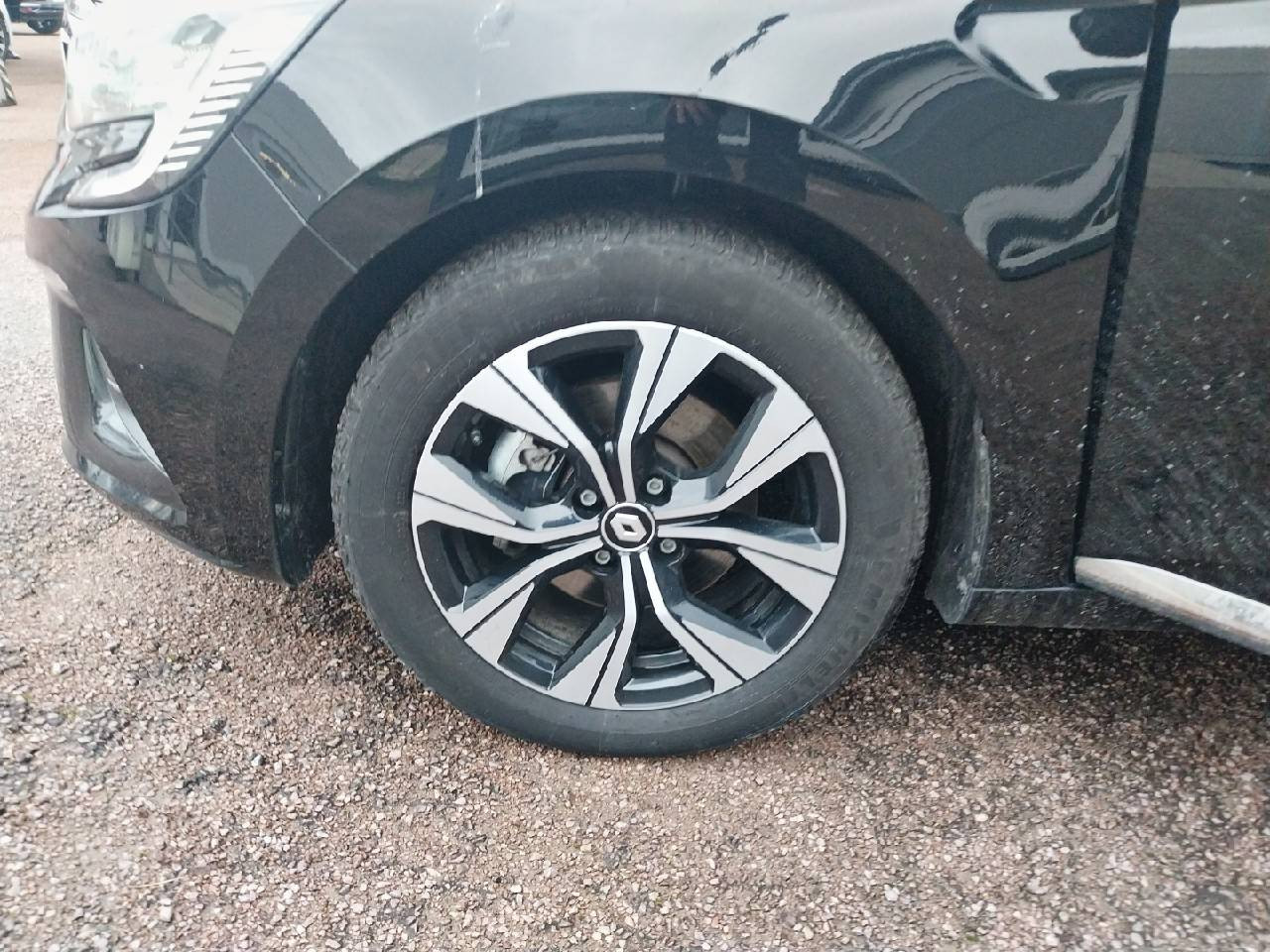 Vente en ligne Renault Clio 5 Clio E-Tech full hybrid 145 au prix de 17 990 €