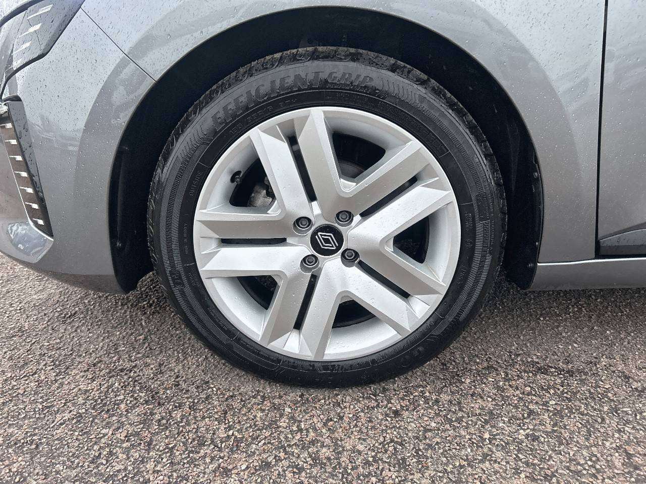 Vente en ligne Renault Clio 5 Clio TCe 90 au prix de 16 590 €