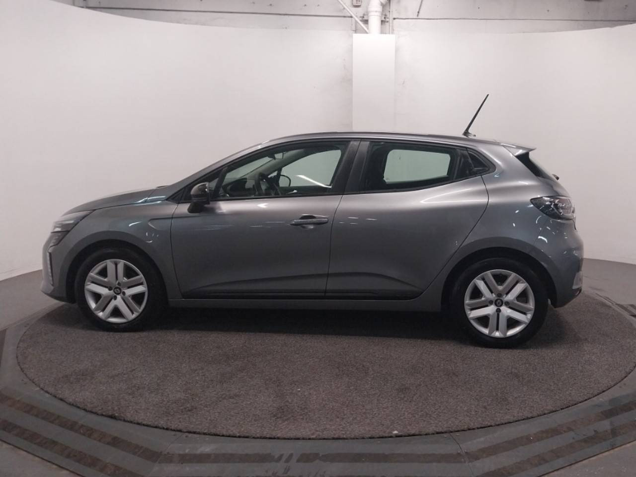 Vente en ligne Renault Clio 5 Clio Eco-G 100 ch GSR2 au prix de 21 850 €