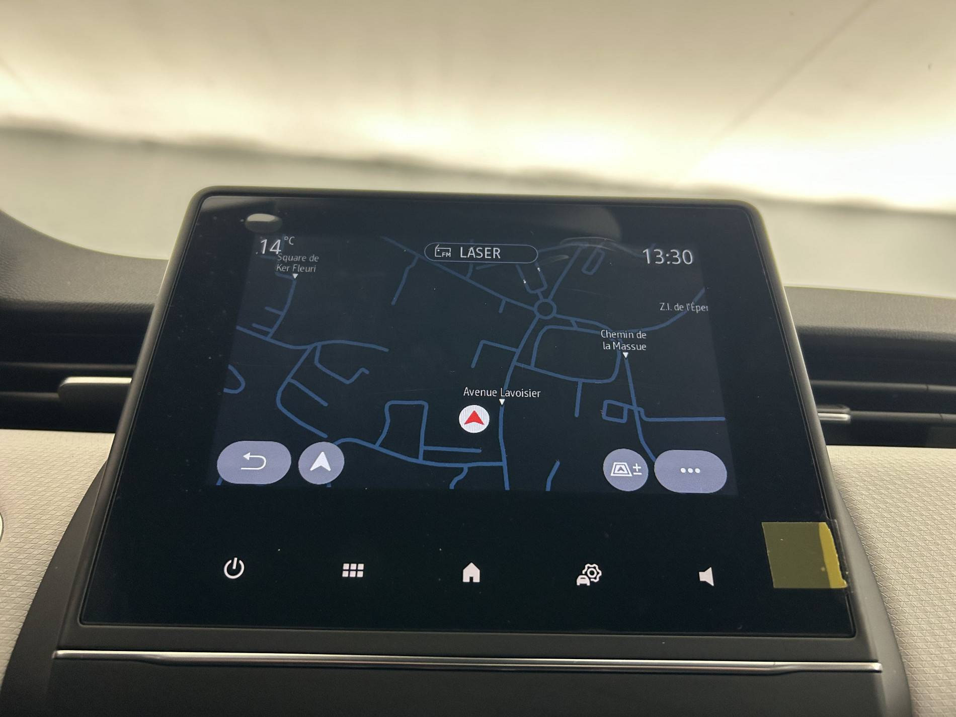 Vente en ligne Renault Clio 5 Clio E-Tech 140 - 21N au prix de 17 690 €