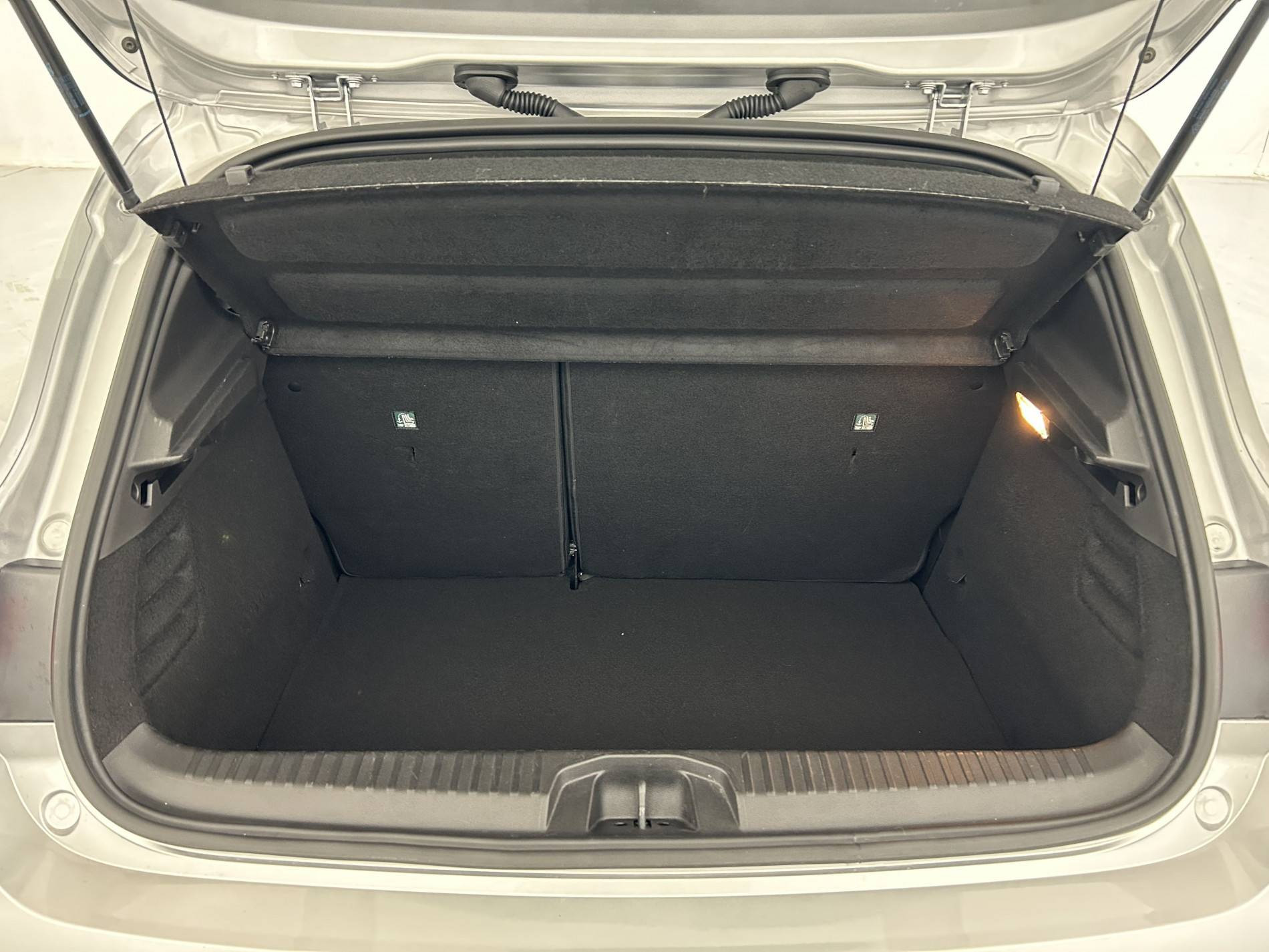 Vente en ligne Renault Clio 5 Clio E-Tech 140 - 21N au prix de 17 690 €