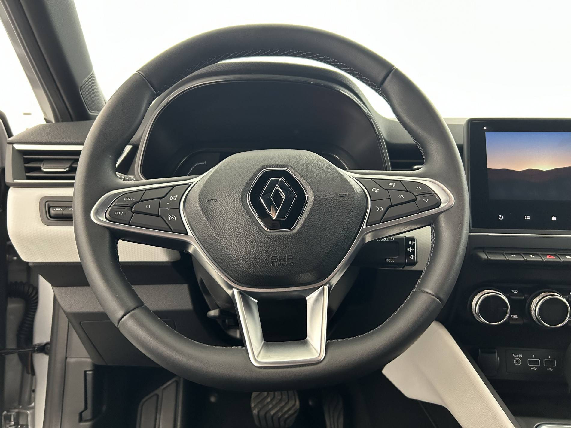 Vente en ligne Renault Clio 5 Clio E-Tech 140 - 21N au prix de 17 690 €