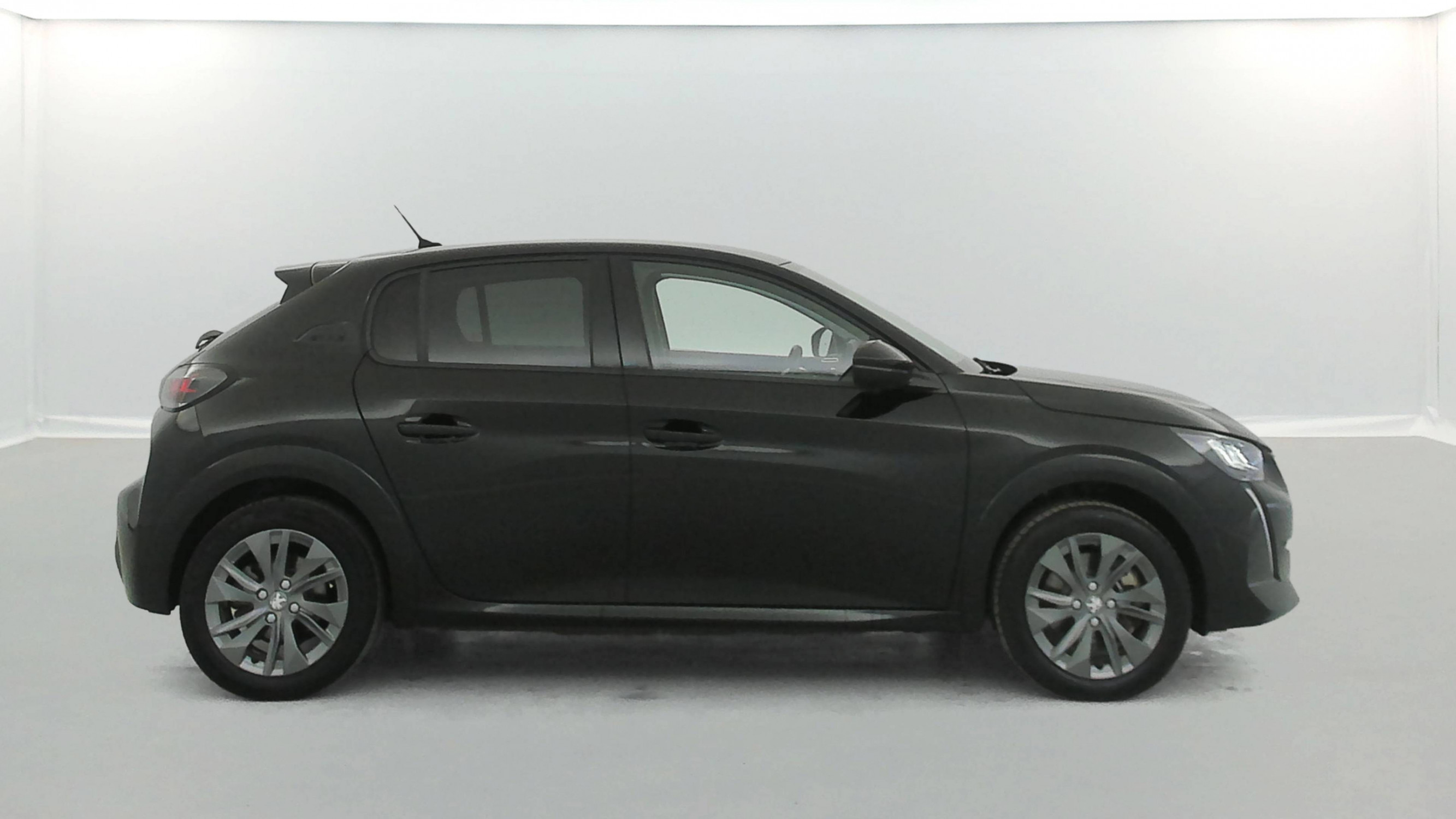 Vente en ligne Peugeot E-208  50 kWh 136ch au prix de 14 990 €