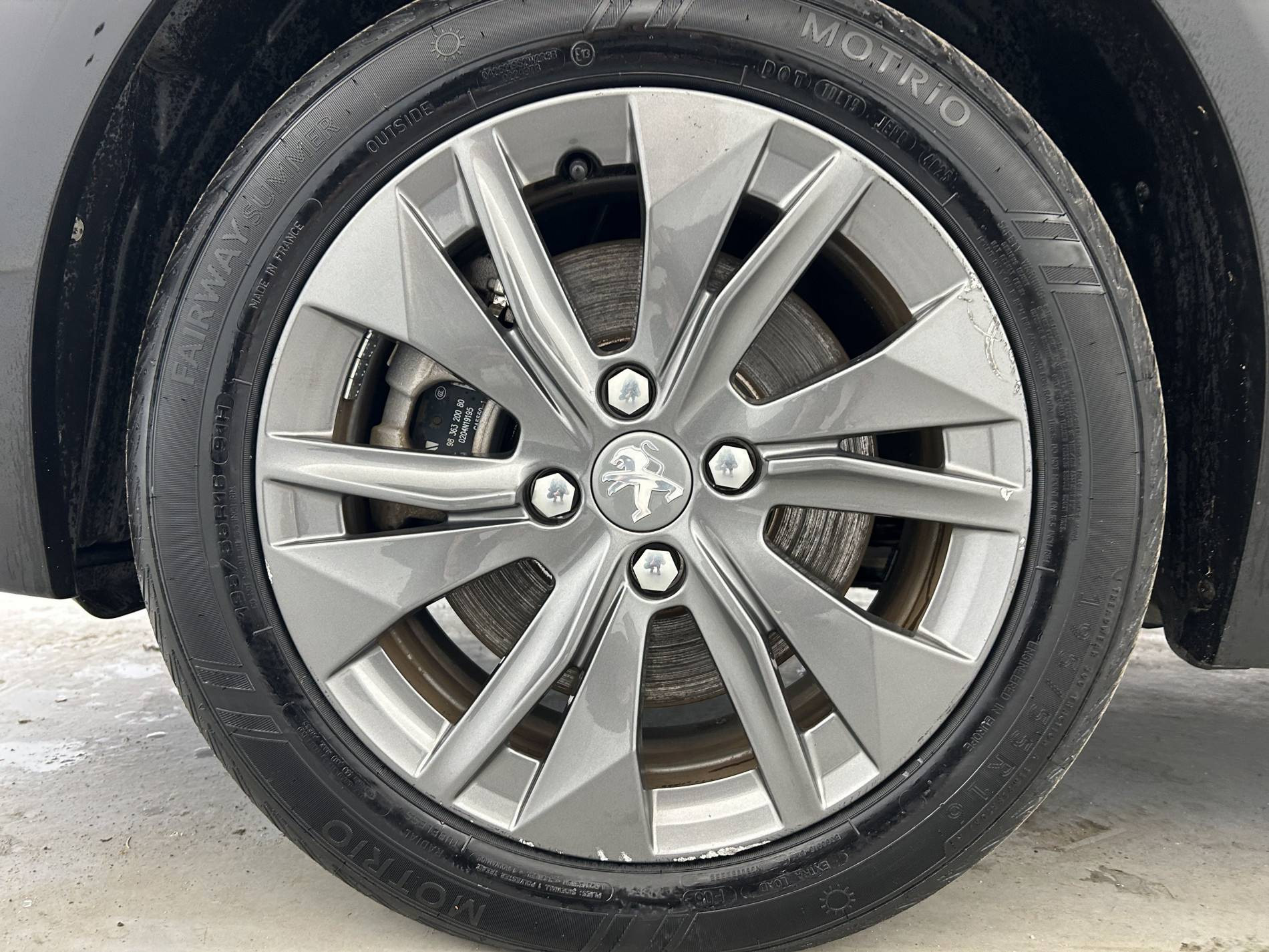 Vente en ligne Peugeot E-208  50 kWh 136ch au prix de 14 990 €