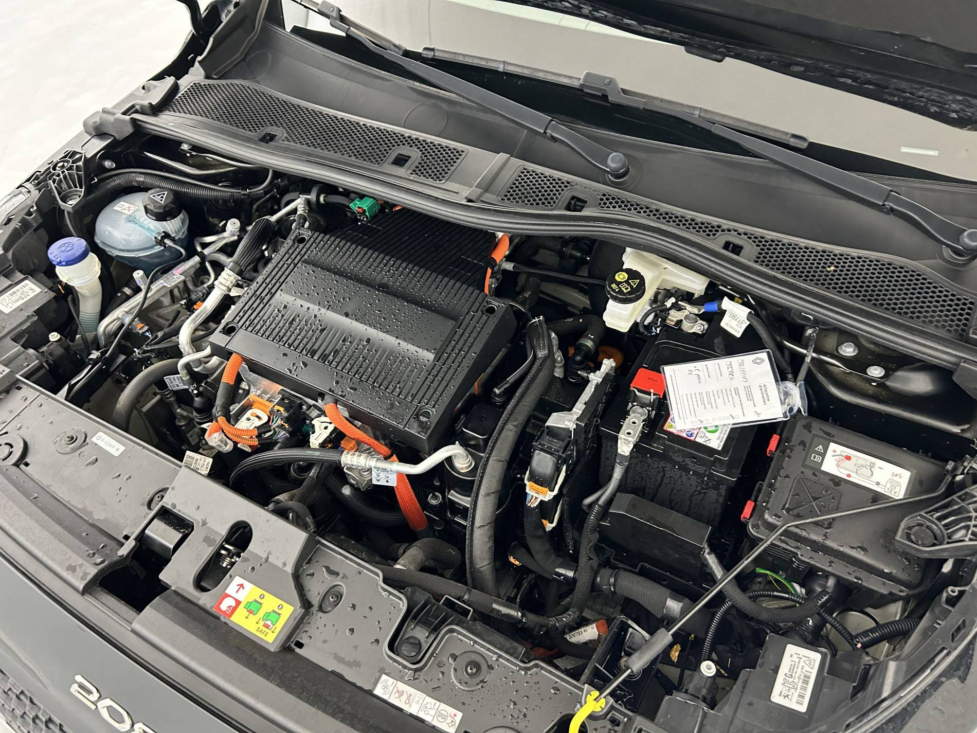 Vente en ligne Peugeot E-208  50 kWh 136ch au prix de 14 990 €