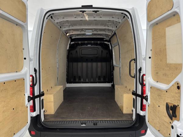 Vente en ligne Renault Master Fourgon MASTER FGN TRAC F3500 L2H2 BLUE DCI 135 au prix de 22 990 €