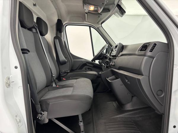 Vente en ligne Renault Master Fourgon MASTER FGN TRAC F3500 L2H2 BLUE DCI 135 au prix de 27 990 €