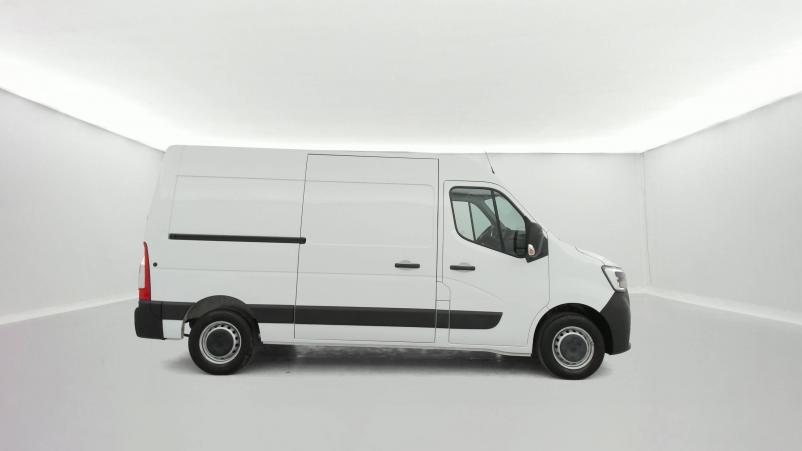 Vente en ligne Renault Master Fourgon MASTER FGN TRAC F3500 L2H2 BLUE DCI 135 au prix de 27 990 €