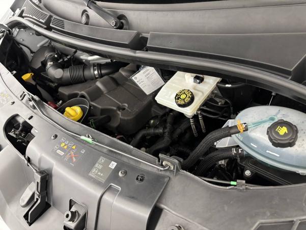 Vente en ligne Renault Master Fourgon MASTER FGN TRAC F3500 L2H2 BLUE DCI 135 au prix de 27 990 €