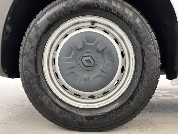 Vente en ligne Renault Master Fourgon MASTER FGN TRAC F3500 L2H2 BLUE DCI 135 au prix de 27 990 €