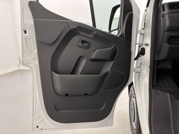Vente en ligne Renault Master Fourgon MASTER FGN TRAC F3500 L2H2 BLUE DCI 135 au prix de 27 990 €