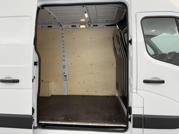Vente en ligne Renault Master Fourgon MASTER FGN TRAC F3500 L2H2 BLUE DCI 135 au prix de 22 990 €