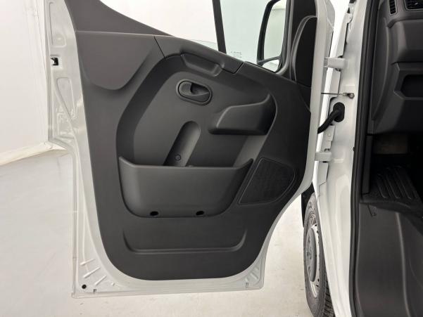Vente en ligne Renault Master Fourgon MASTER FGN TRAC F3500 L2H2 BLUE DCI 135 au prix de 22 990 €