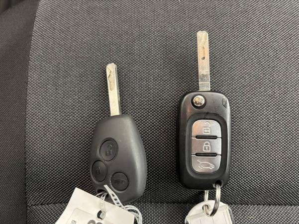 Vente en ligne Renault Master Fourgon MASTER FGN TRAC F3500 L2H2 BLUE DCI 135 au prix de 27 990 €