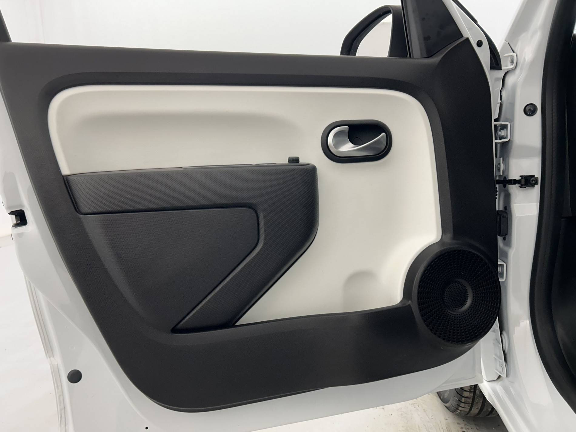 Vente en ligne Renault Twingo Electrique Twingo III E-Tech au prix de 10 990 €