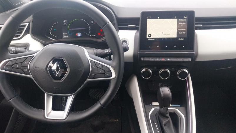 Vente en ligne Renault Clio 5 Clio E-Tech 140 - 21N au prix de 18 490 €