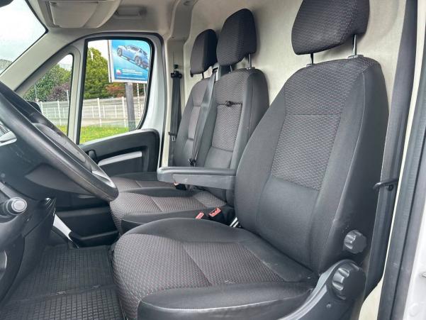 Vente en ligne Peugeot Boxer Fourgon BOXER TOLE 435 L4H2 BLUEHDI 165 S&S au prix de 22 990 €