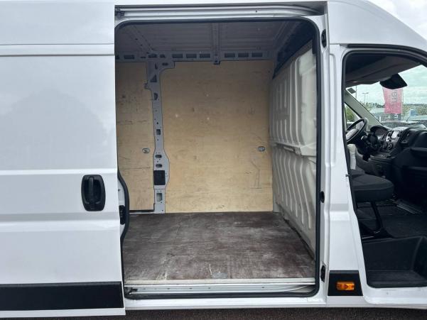 Vente en ligne Peugeot Boxer Fourgon BOXER TOLE 435 L4H2 BLUEHDI 165 S&S au prix de 22 990 €