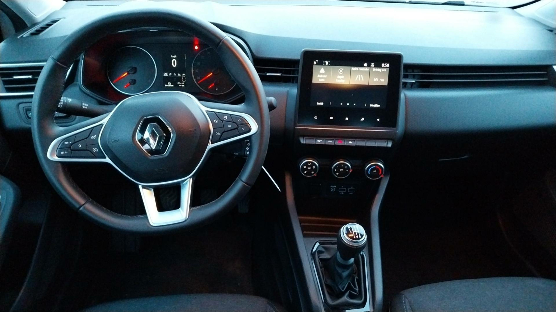 Vente en ligne Renault Clio 5 Clio TCe 90 - 21N au prix de 12 990 €