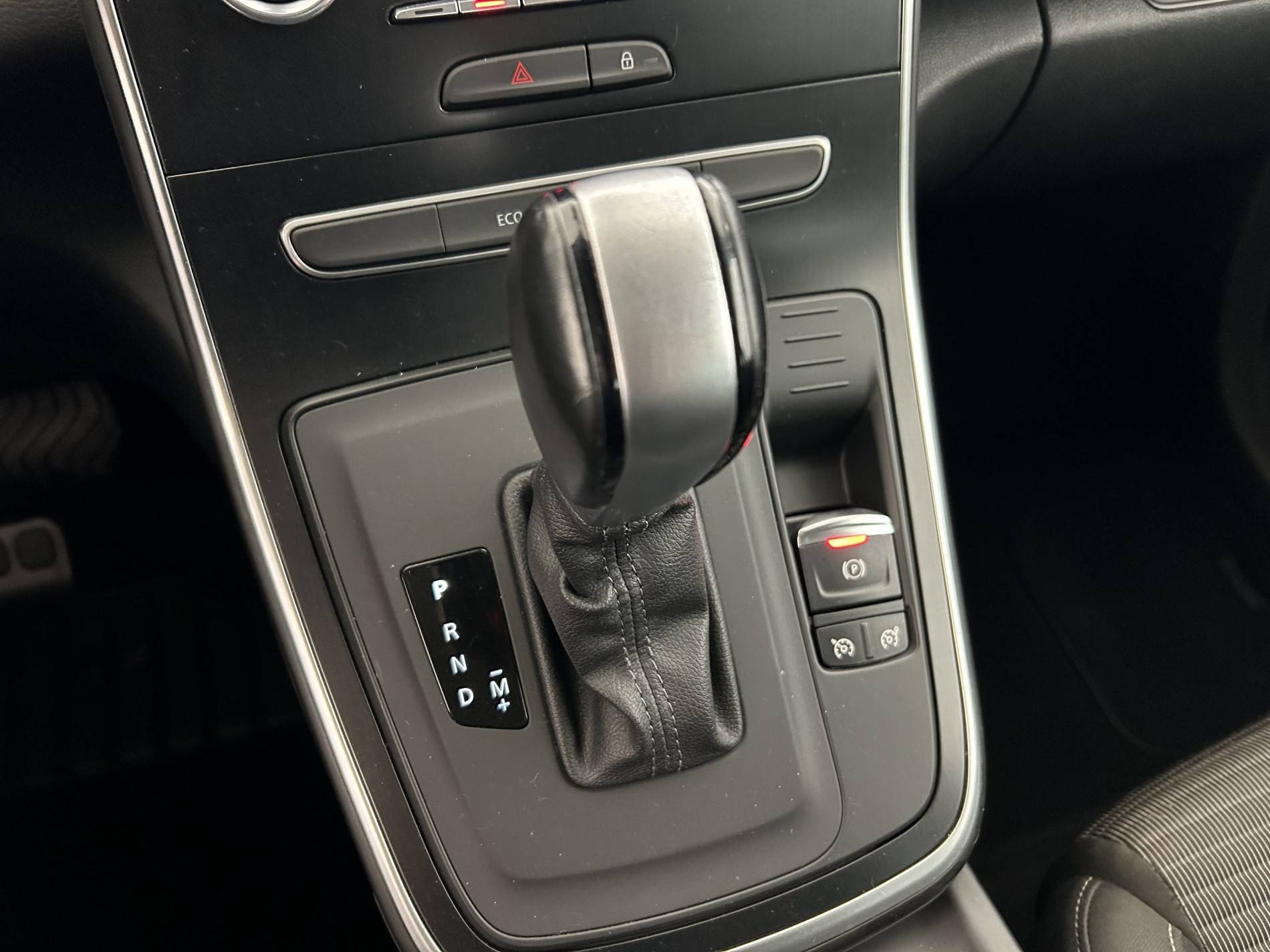 Vente en ligne Renault Scenic 4 Scenic Blue dCi 120 EDC au prix de 17 490 €