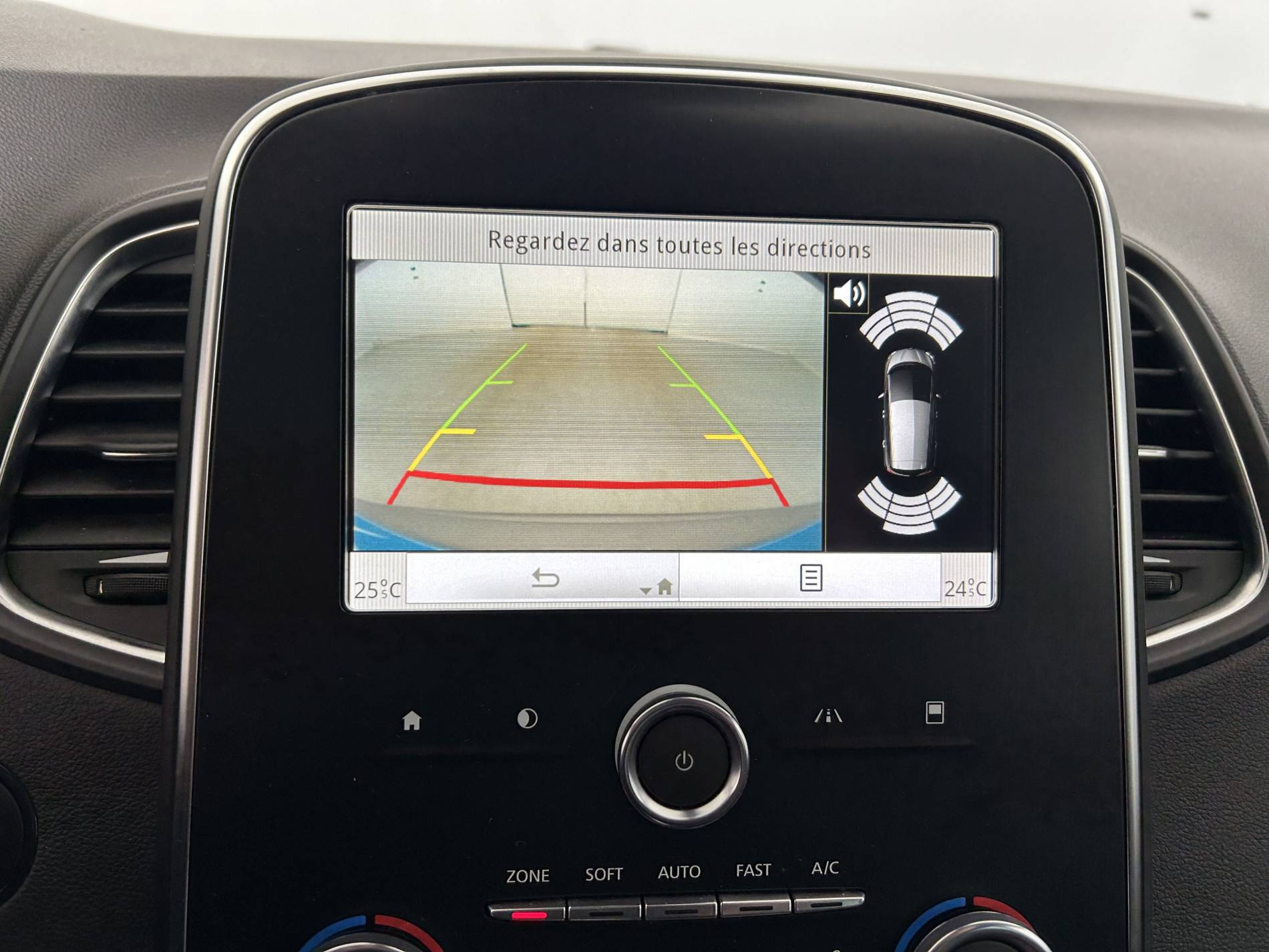 Vente en ligne Renault Scenic 4 Scenic Blue dCi 120 EDC au prix de 17 490 €