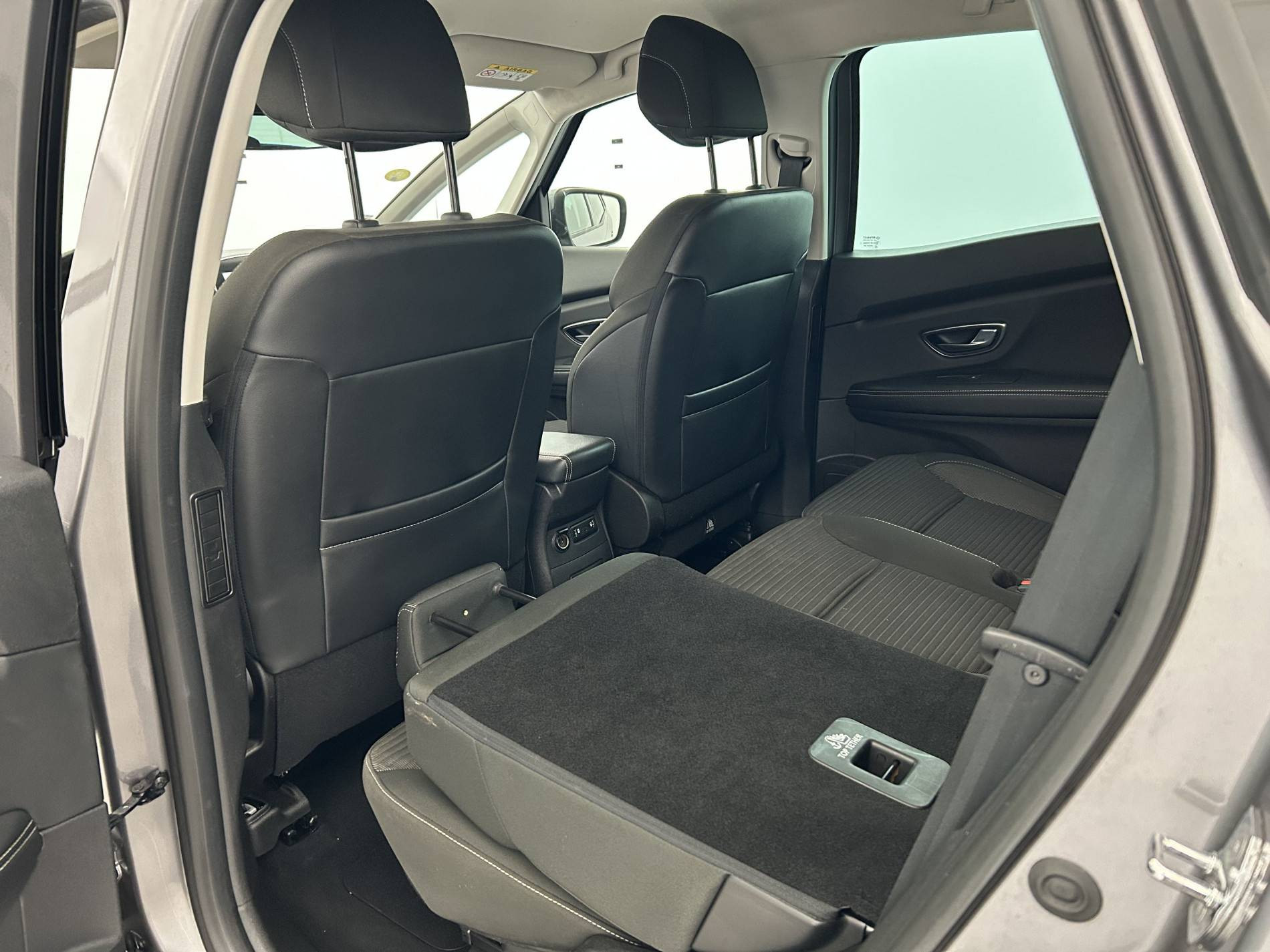 Vente en ligne Renault Scenic 4 Scenic Blue dCi 120 EDC au prix de 17 490 €