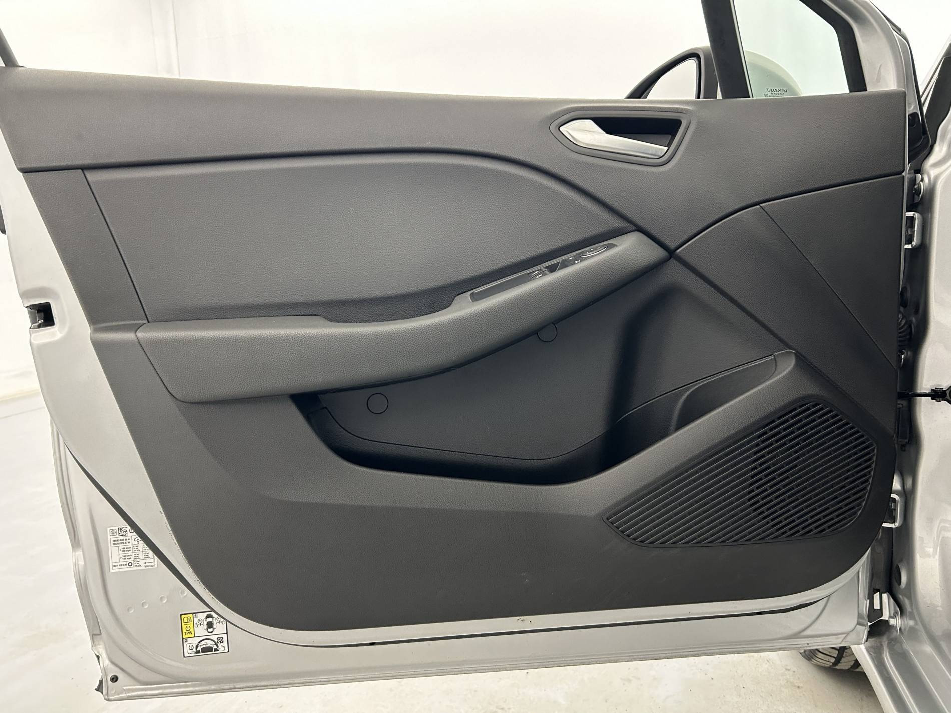 Vente en ligne Renault Clio 5 Clio E-Tech 140 - 21N au prix de 15 990 €