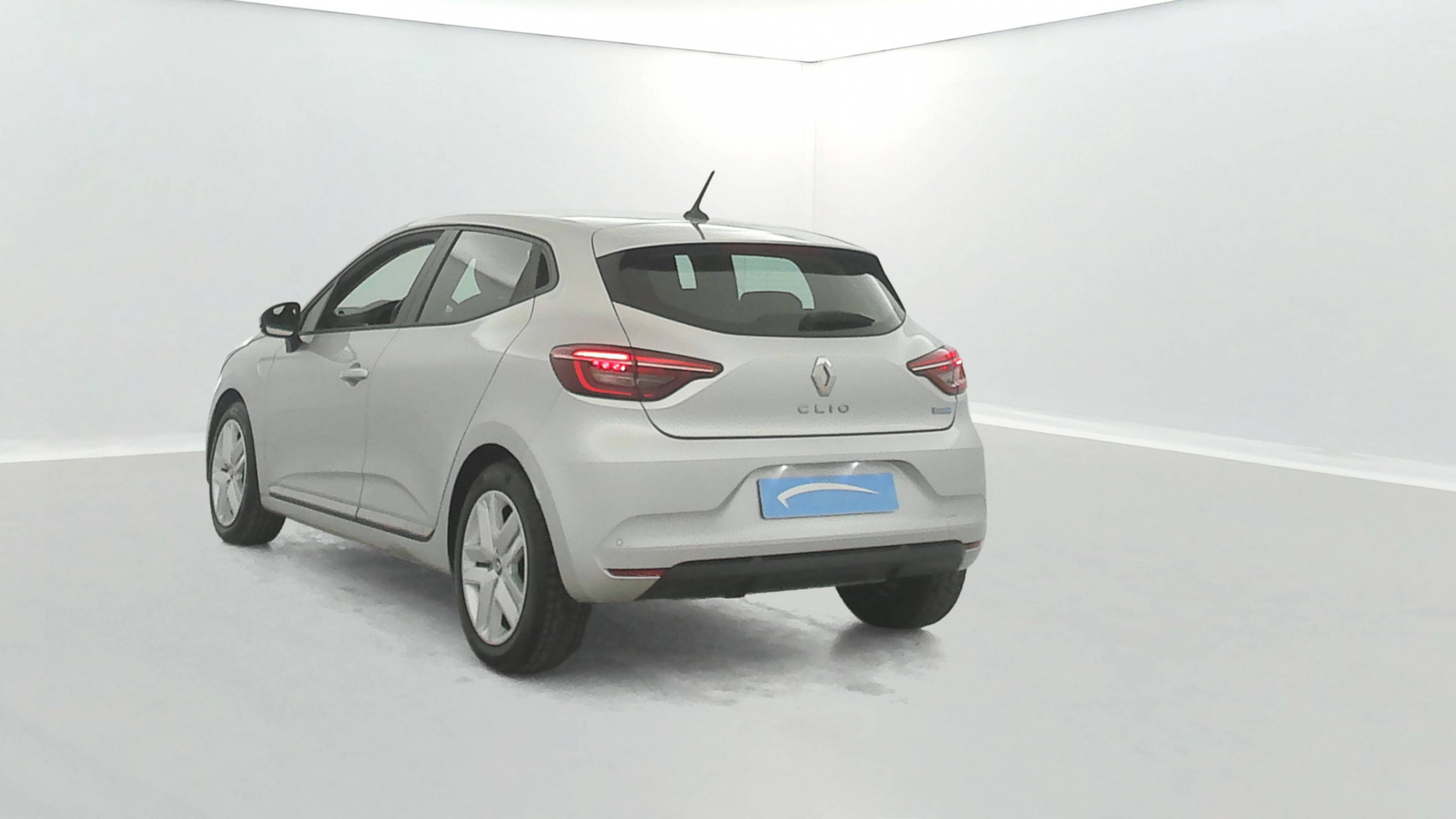 Vente en ligne Renault Clio 5 Clio E-Tech 140 - 21N au prix de 15 990 €