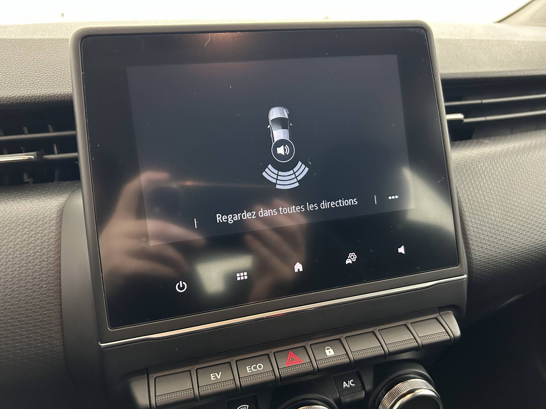 Vente en ligne Renault Clio 5 Clio E-Tech 140 - 21N au prix de 15 990 €