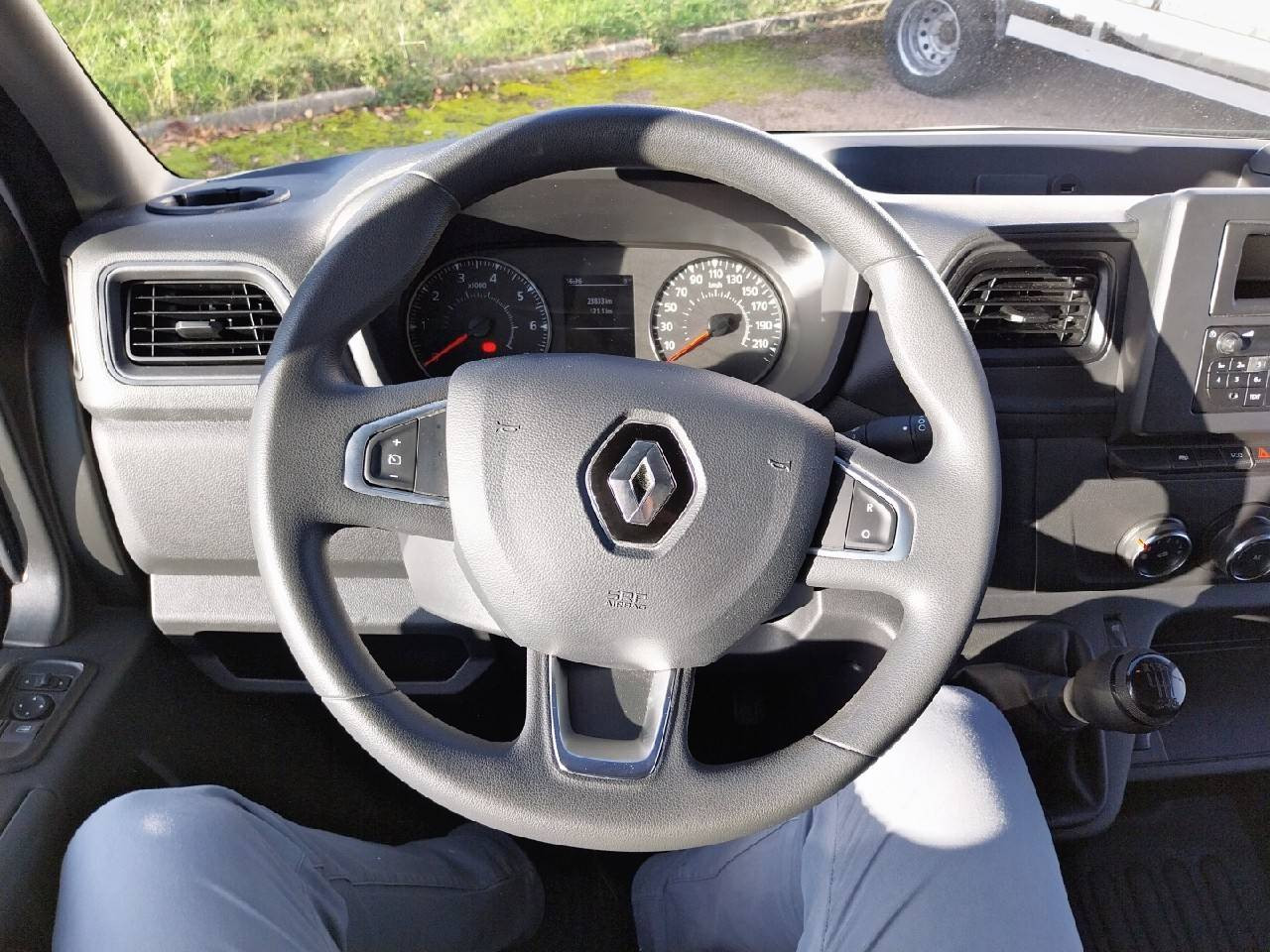 Vente en ligne Renault Master Fourgon MASTER FGN TRAC F3500 L2H2 BLUE DCI 135 au prix de 27 390 €