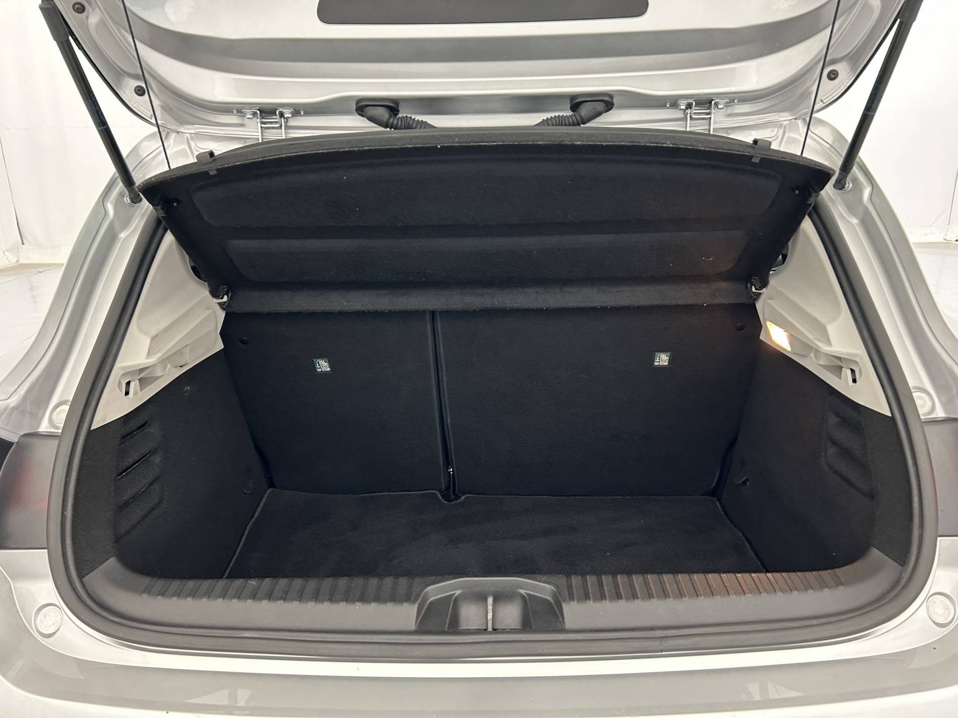 Vente en ligne Renault Clio 5 Clio E-Tech 140 - 21N au prix de 15 990 €