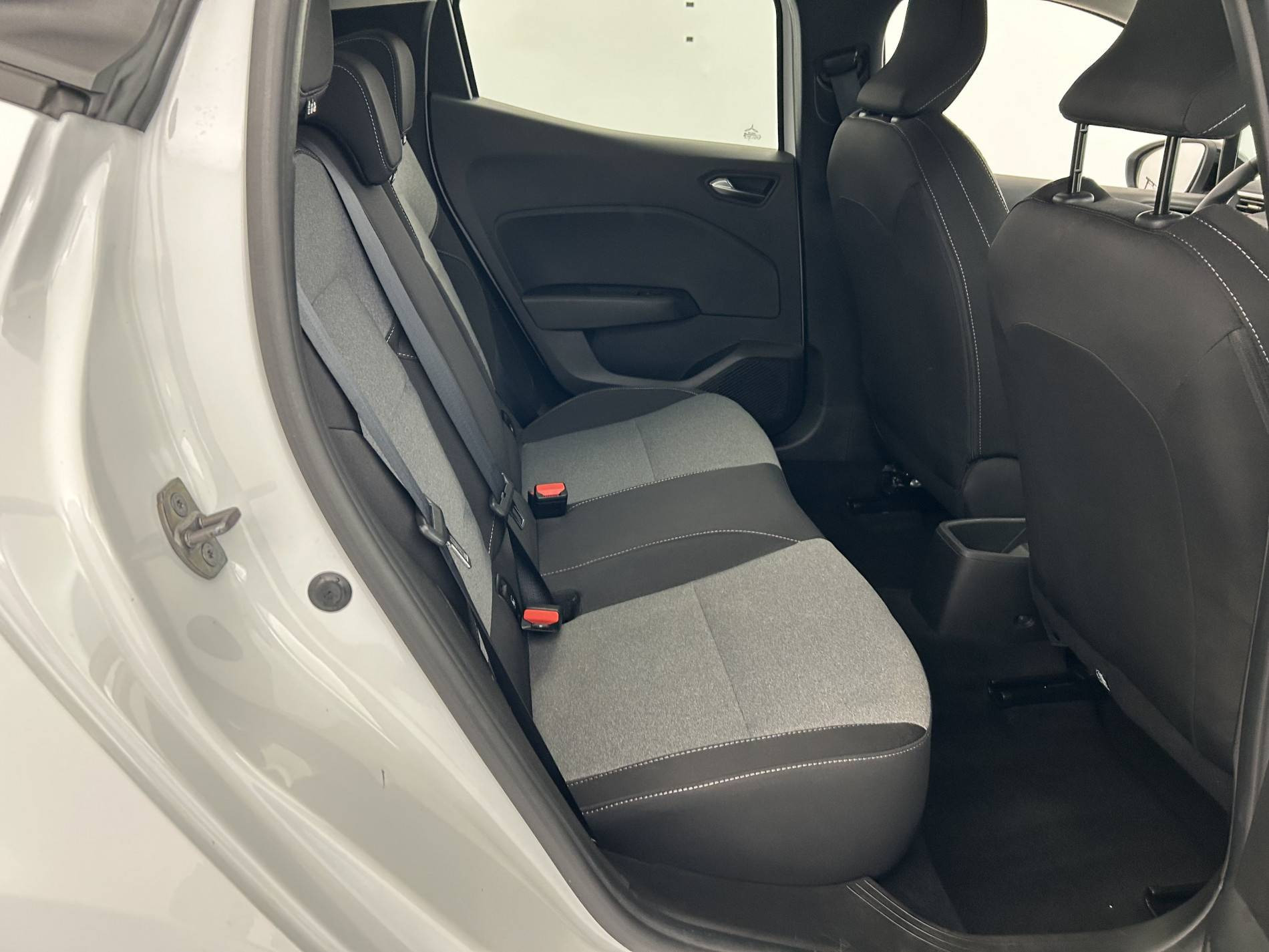 Vente en ligne Renault Clio 5 Clio TCe 90 ch GSR2 au prix de 14 990 €