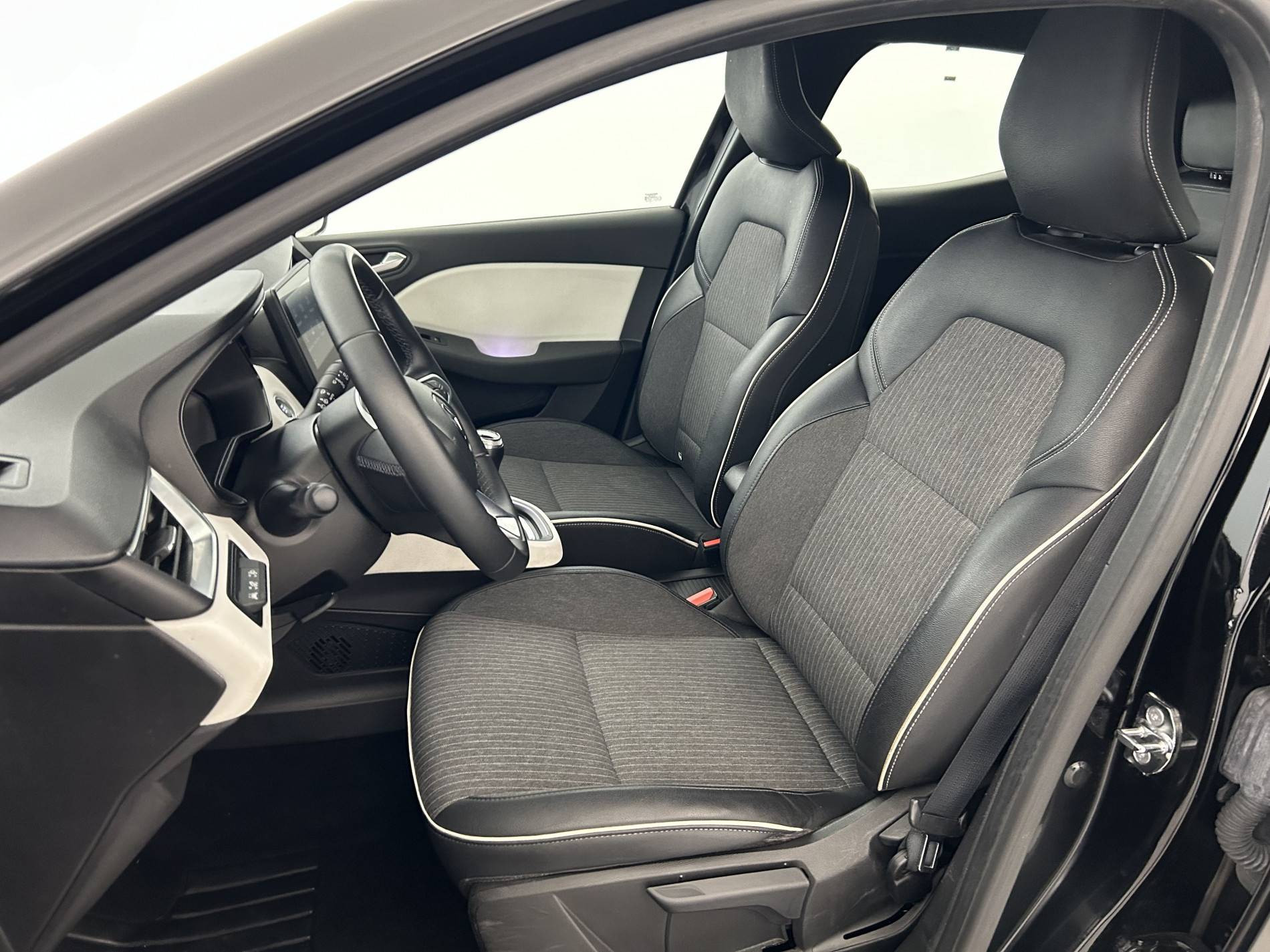 Vente en ligne Renault Clio 5 Clio TCe 90 - 21N au prix de 16 990 €