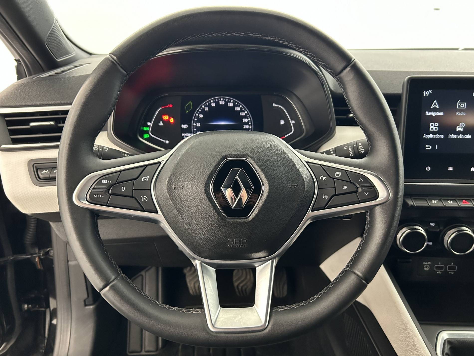 Vente en ligne Renault Clio 5 Clio TCe 90 - 21N au prix de 16 990 €