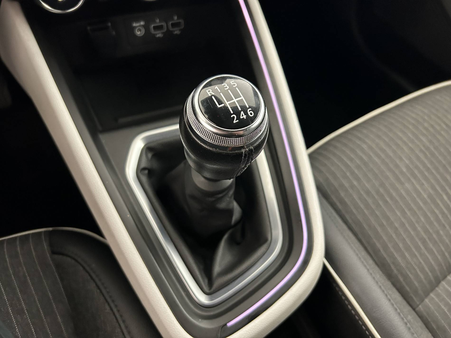 Vente en ligne Renault Clio 5 Clio TCe 90 - 21N au prix de 16 990 €