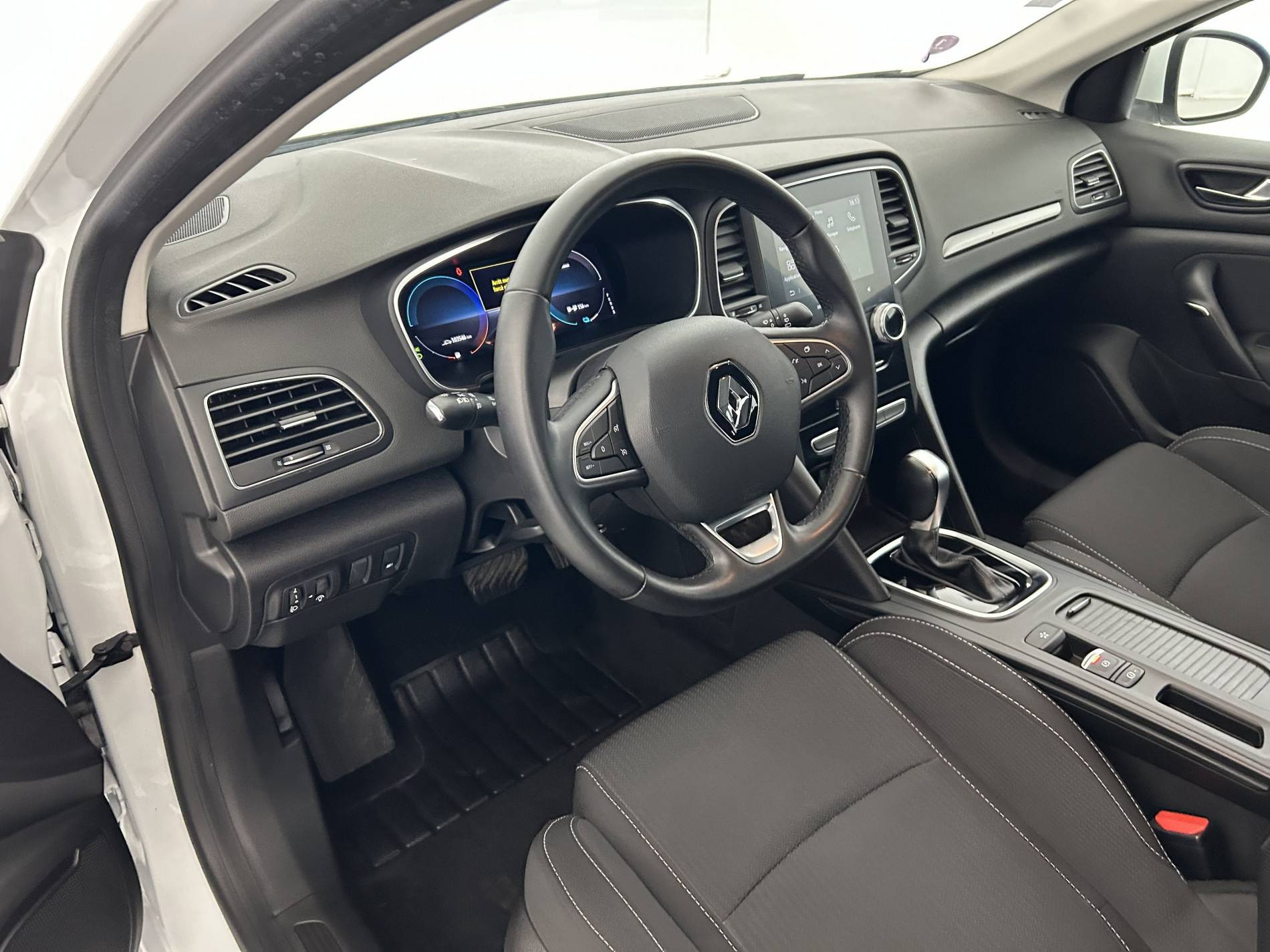 Vente en ligne Renault Megane 4 Estate Mégane IV Estate E-TECH Plug-In Hybride 160 au prix de 16 290 €